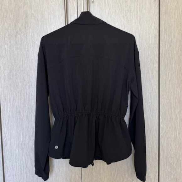Lululemon UV-Protective Cinch-Waist Running Jacket in Black, Size Medium - Picture 4 of 10